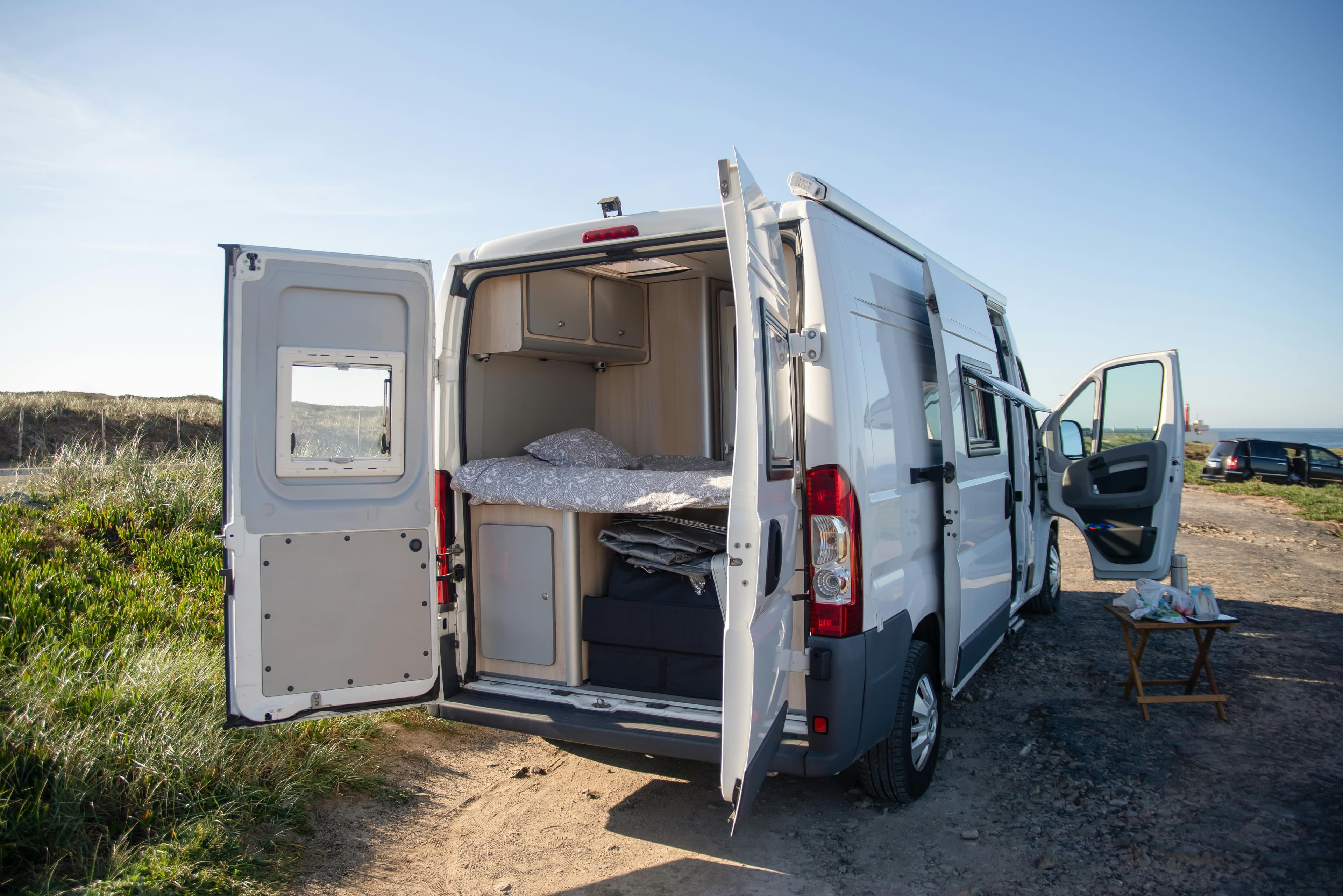 Discover the difference between relocation rentals and traditional car hire. Learn how to save money on your next roadtrip with $1/day relocations from Imoova.
